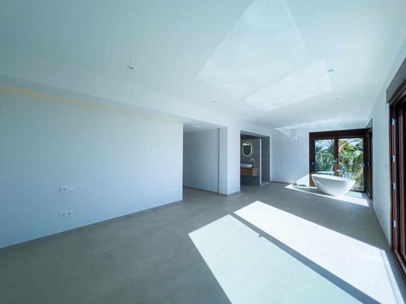 Open photo Listing photo