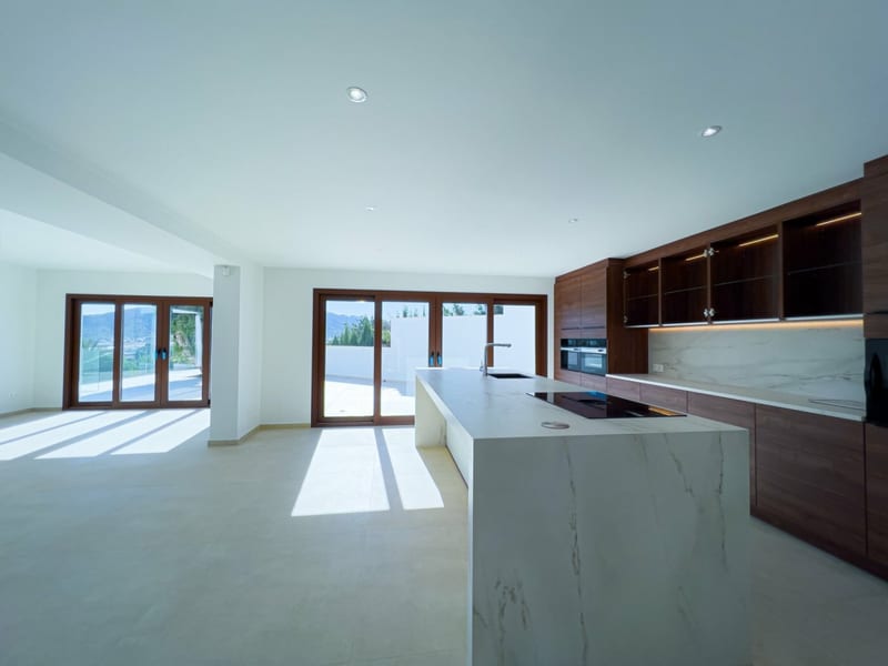 Open photo Listing photo