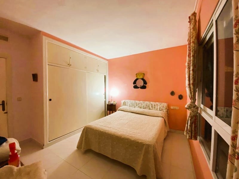 Open photo Listing photo