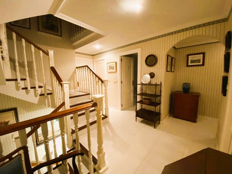 Open photo Listing photo