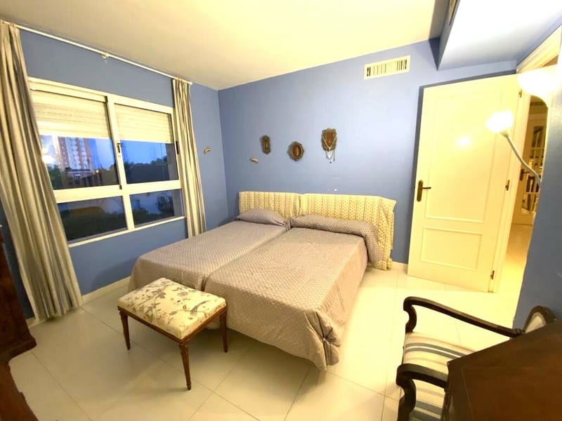 Open photo Listing photo