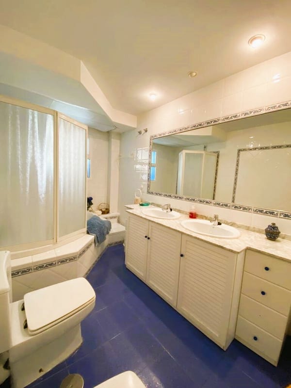 Open photo Listing photo