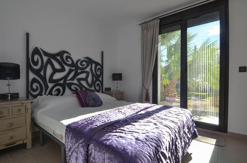 Open photo Listing photo