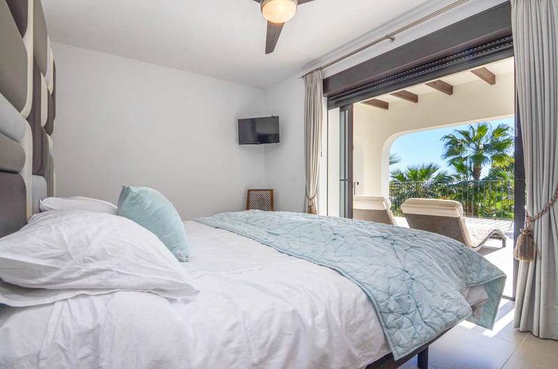 Open photo Listing photo