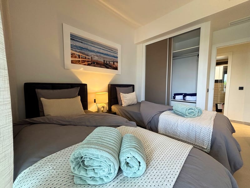 Open photo Listing photo