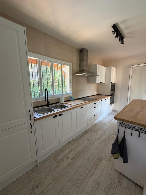 Open photo Listing photo