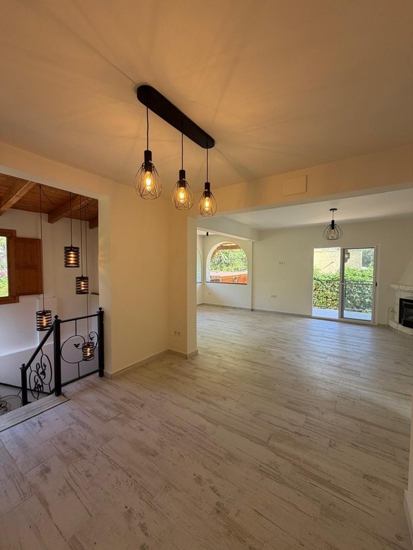 Open photo Listing photo