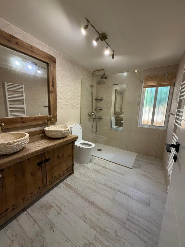 Open photo Listing photo