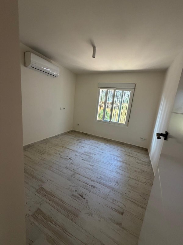 Open photo Listing photo