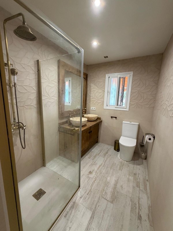 Open photo Listing photo