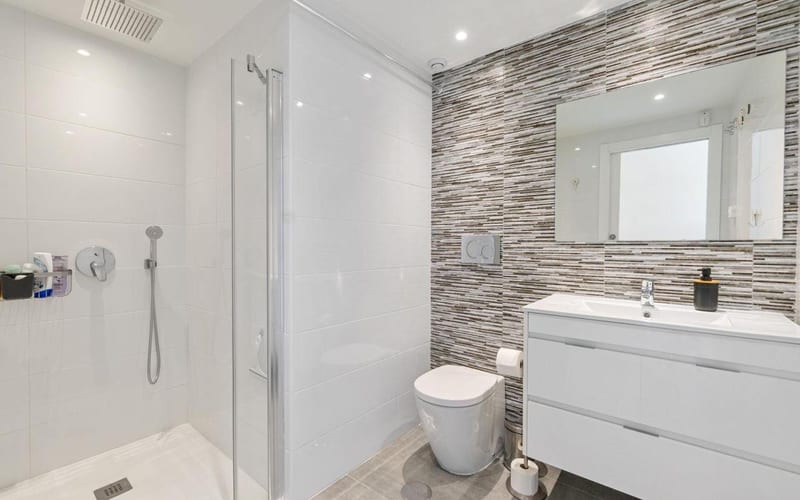 Open photo Listing photo