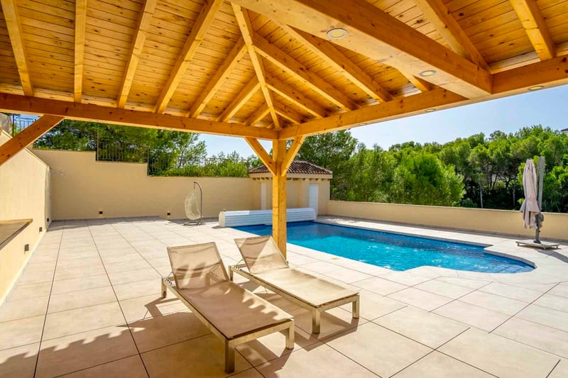 Open photo Listing photo