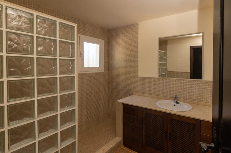 Open photo Listing photo