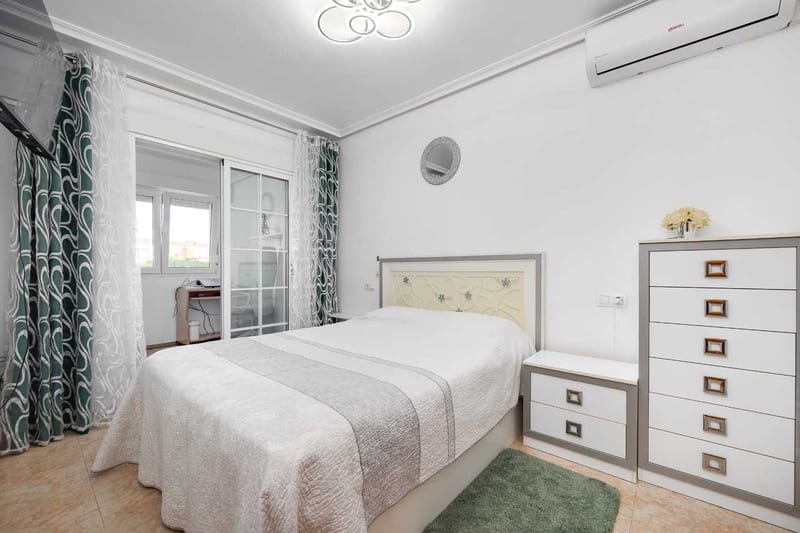 Open photo Listing photo