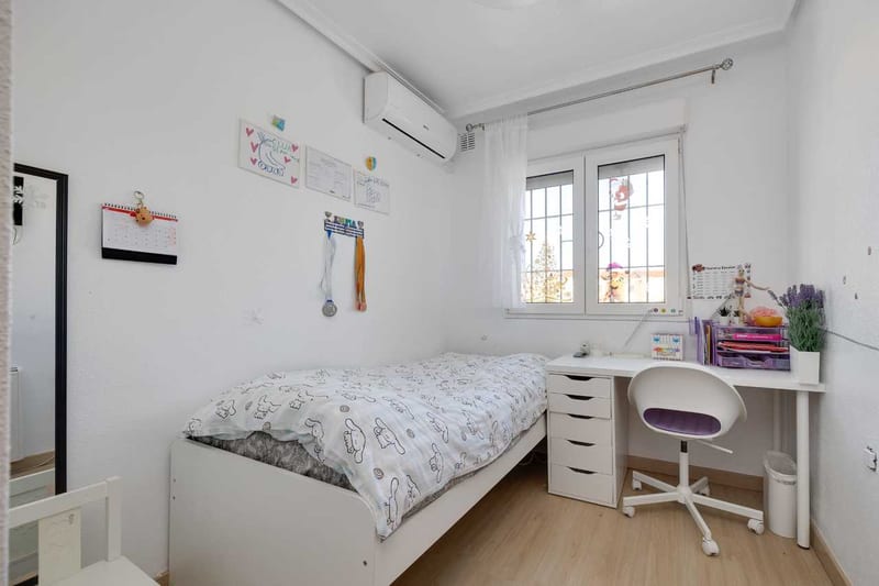 Open photo Listing photo