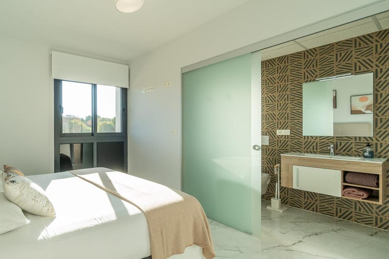Open photo Listing photo