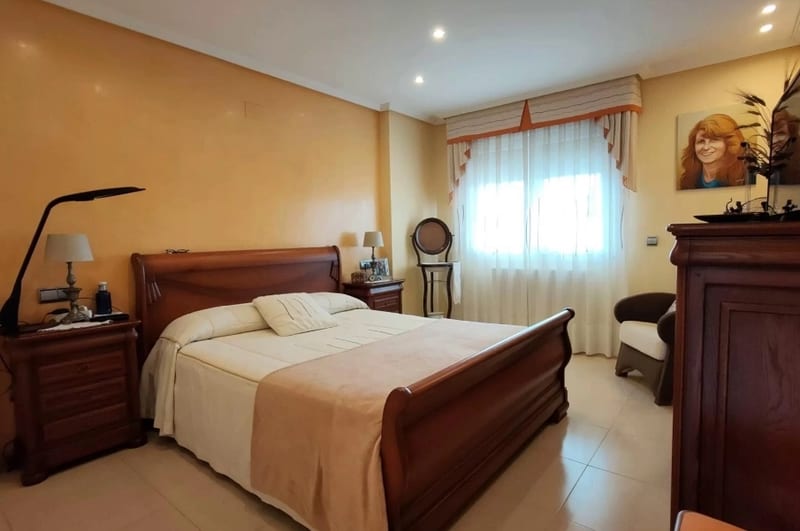 Open photo Listing photo