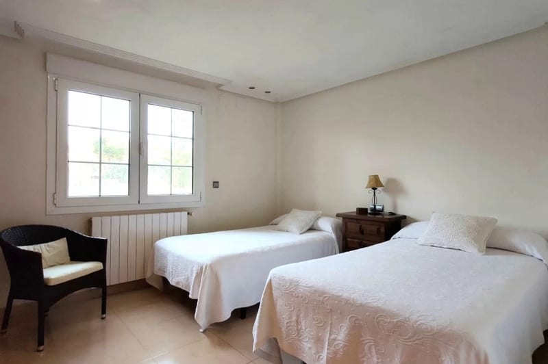 Open photo Listing photo