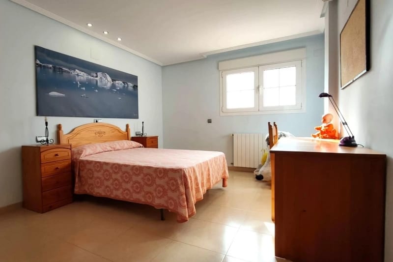 Open photo Listing photo