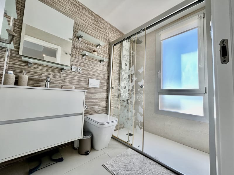 Open photo Listing photo