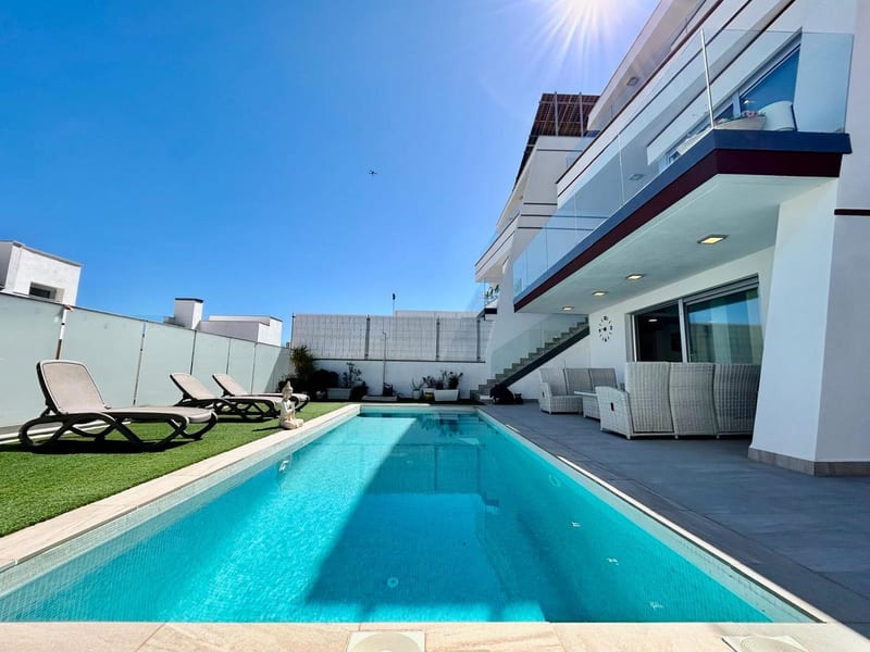 Open photo Listing photo