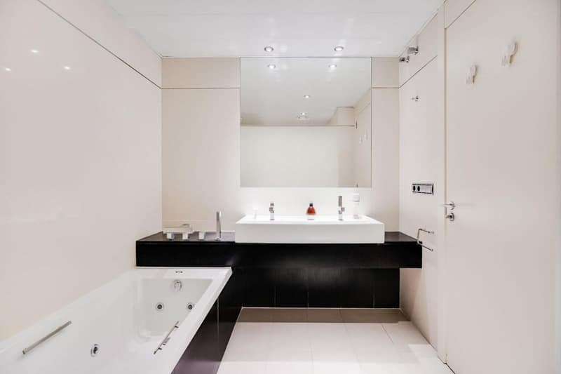 Open photo Listing photo
