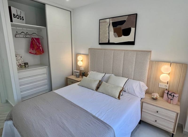 Open photo Listing photo