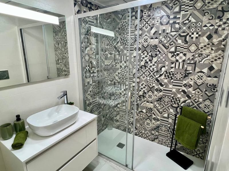 Open photo Listing photo