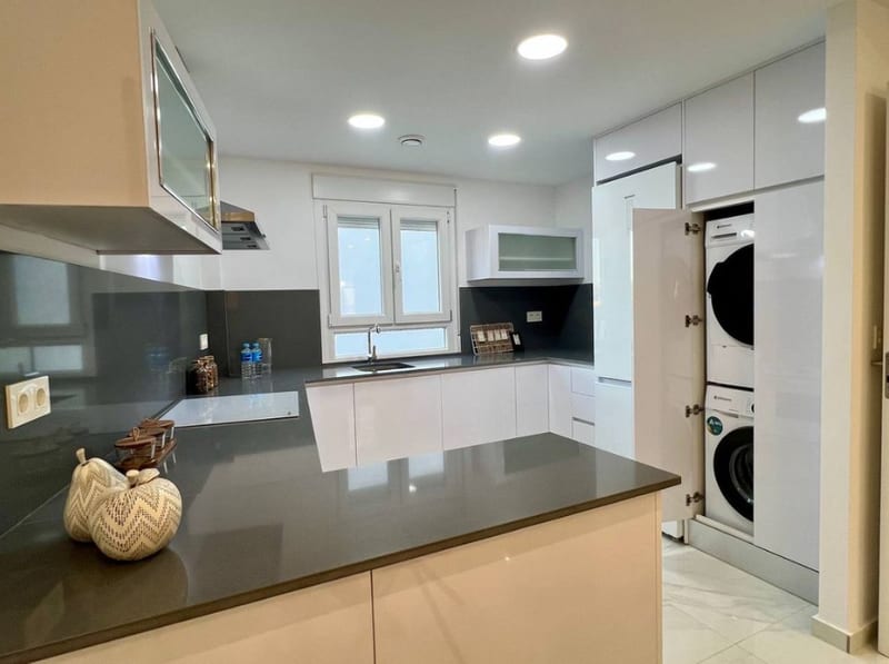 Open photo Listing photo
