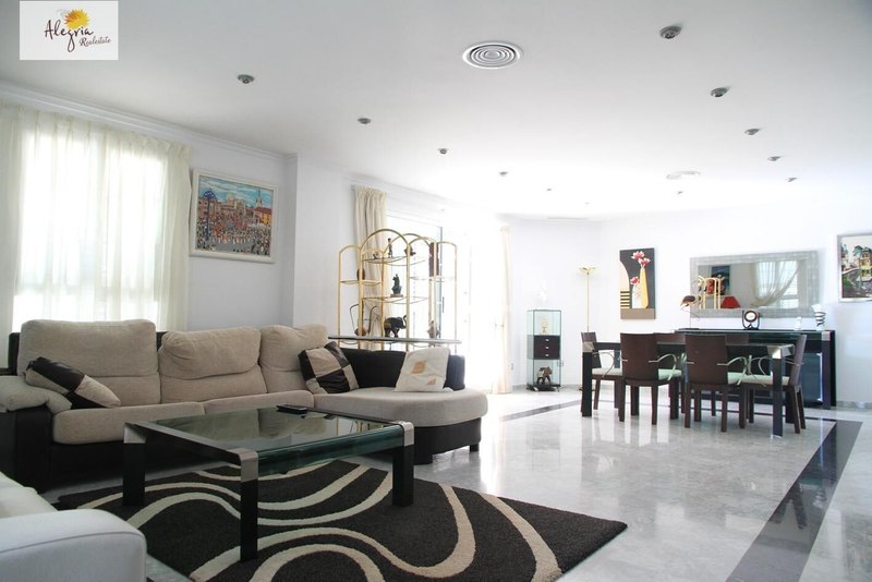 Open photo Listing photo