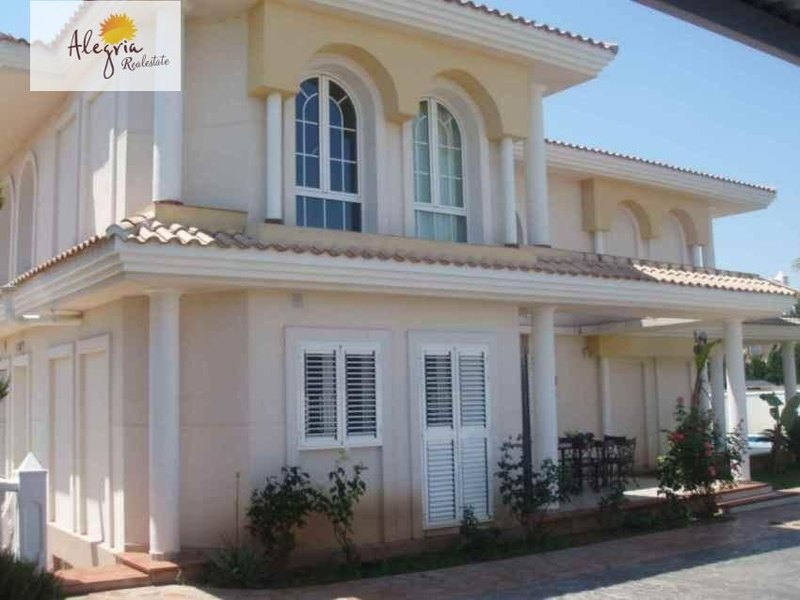 Open photo Listing photo