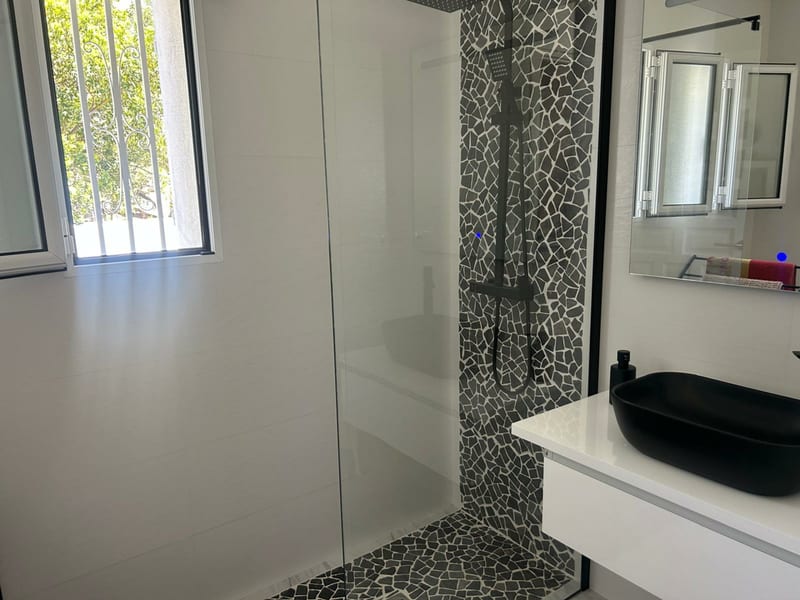 Open photo Listing photo