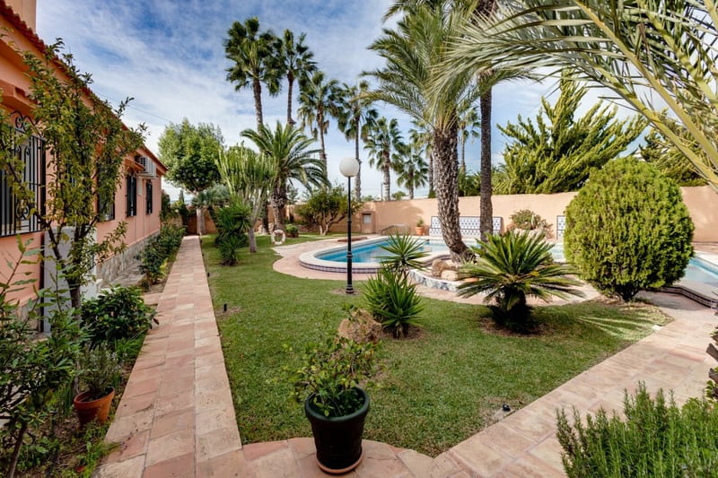Open photo Listing photo