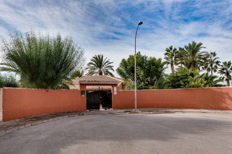 Open photo Listing photo