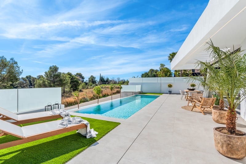 Open photo Listing photo