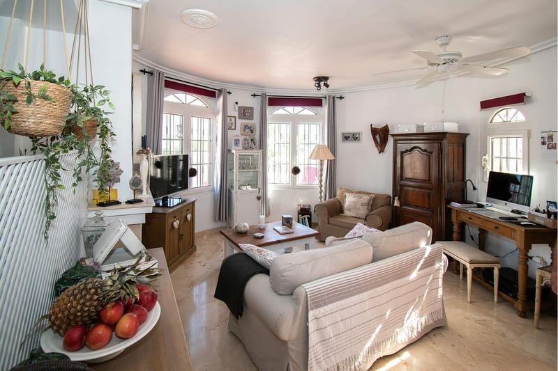 Open photo Listing photo