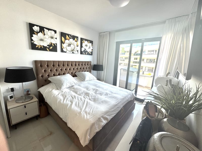 Open photo Listing photo