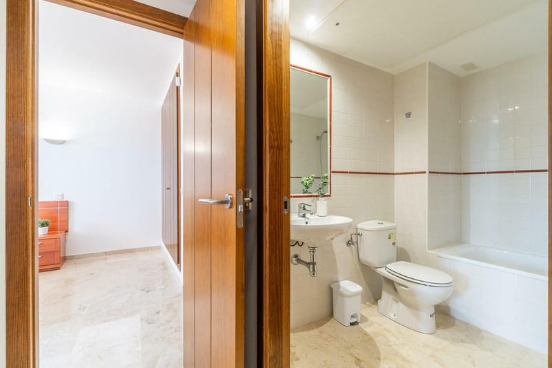 Open photo Listing photo