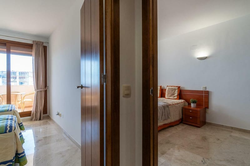 Open photo Listing photo