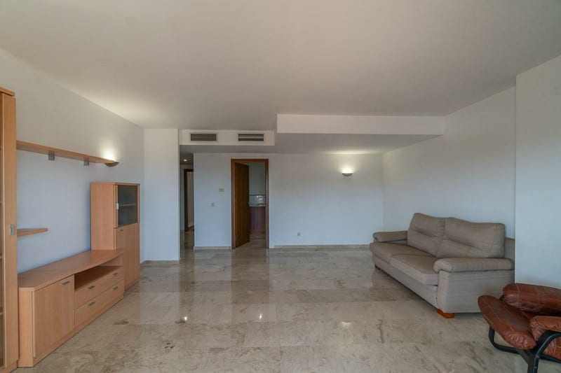 Open photo Listing photo