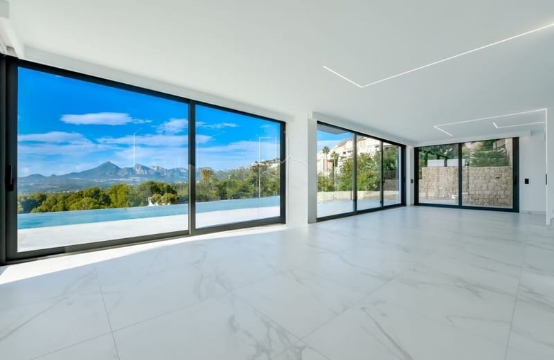 Open photo Listing photo