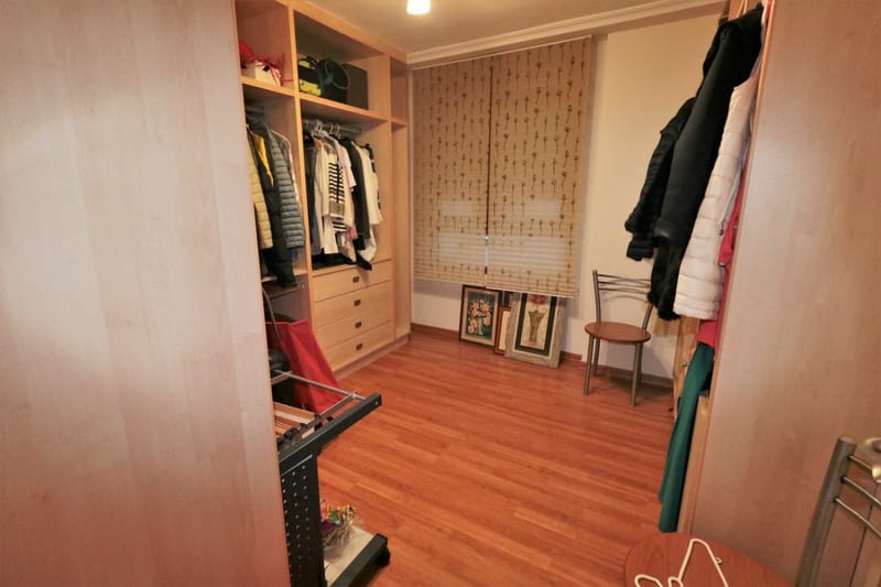Open photo Listing photo