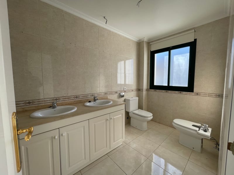 Open photo Listing photo