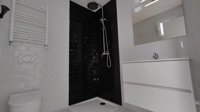 Open photo Listing photo