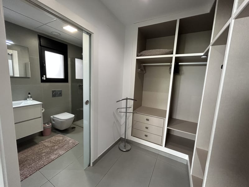 Open photo Listing photo