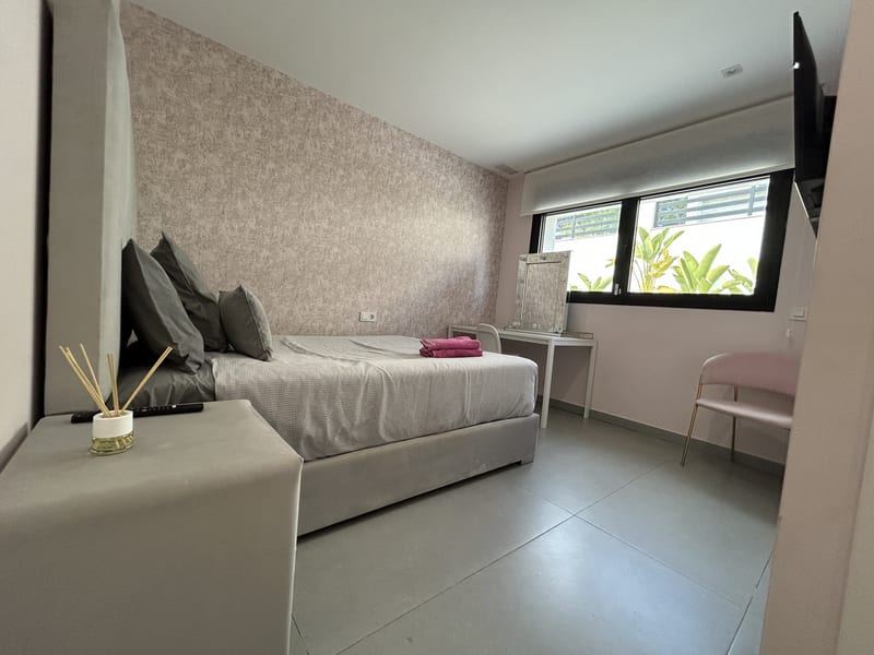 Open photo Listing photo