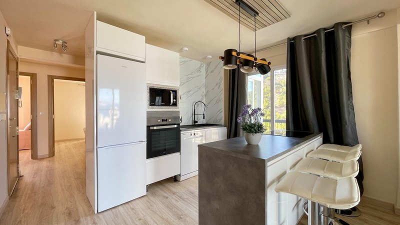 Open photo Listing photo