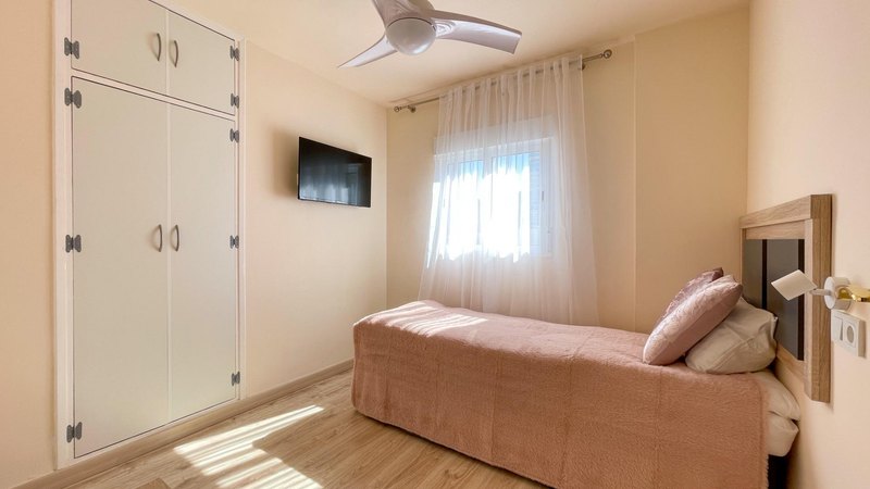 Open photo Listing photo