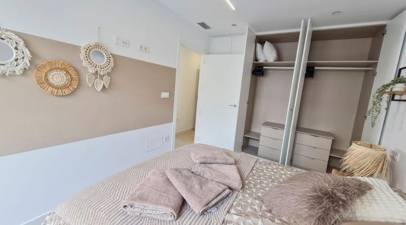 Open photo Listing photo