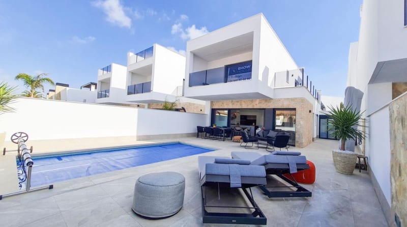 Open photo Listing photo